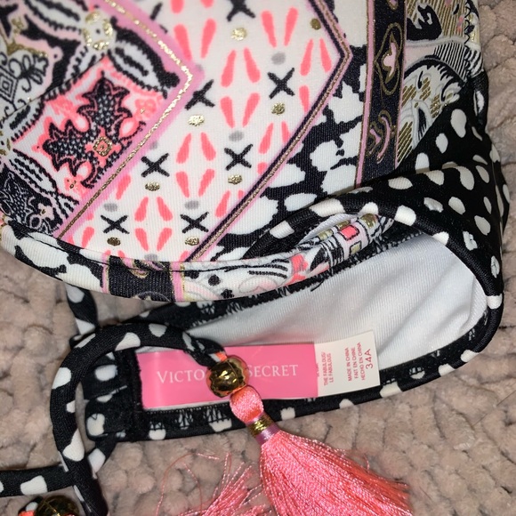 Push up Victoria’s Secret swim top. 34a - Picture 3 of 3